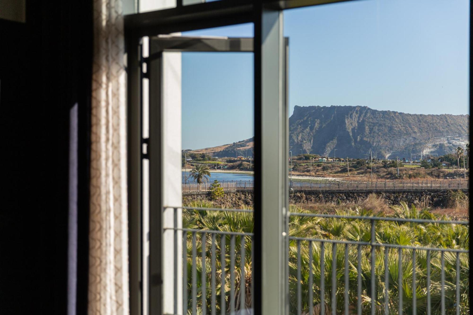 Playce Camp Jeju Hotell Oso-ri Exteriör bild